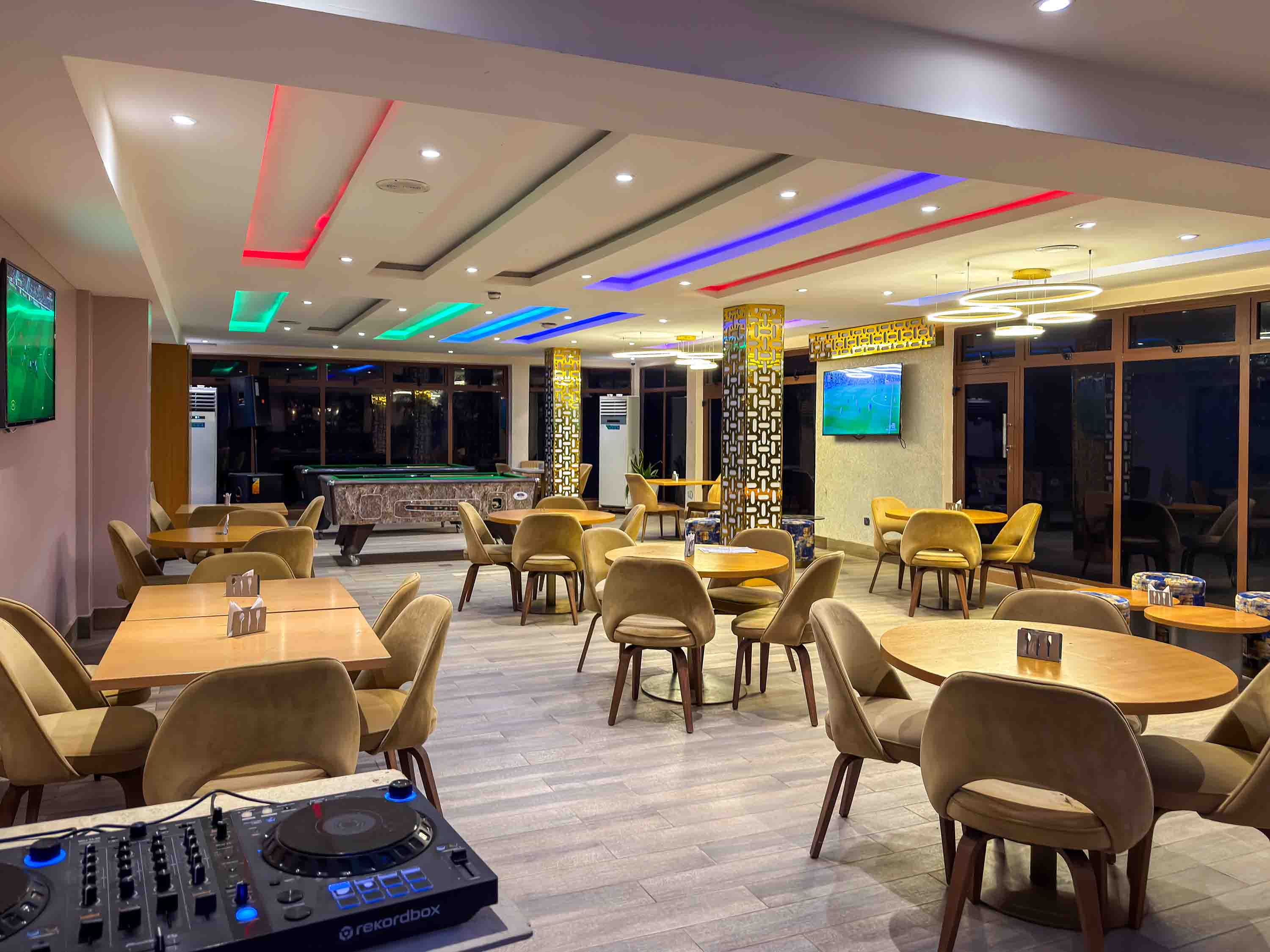 Skybar Lounge 