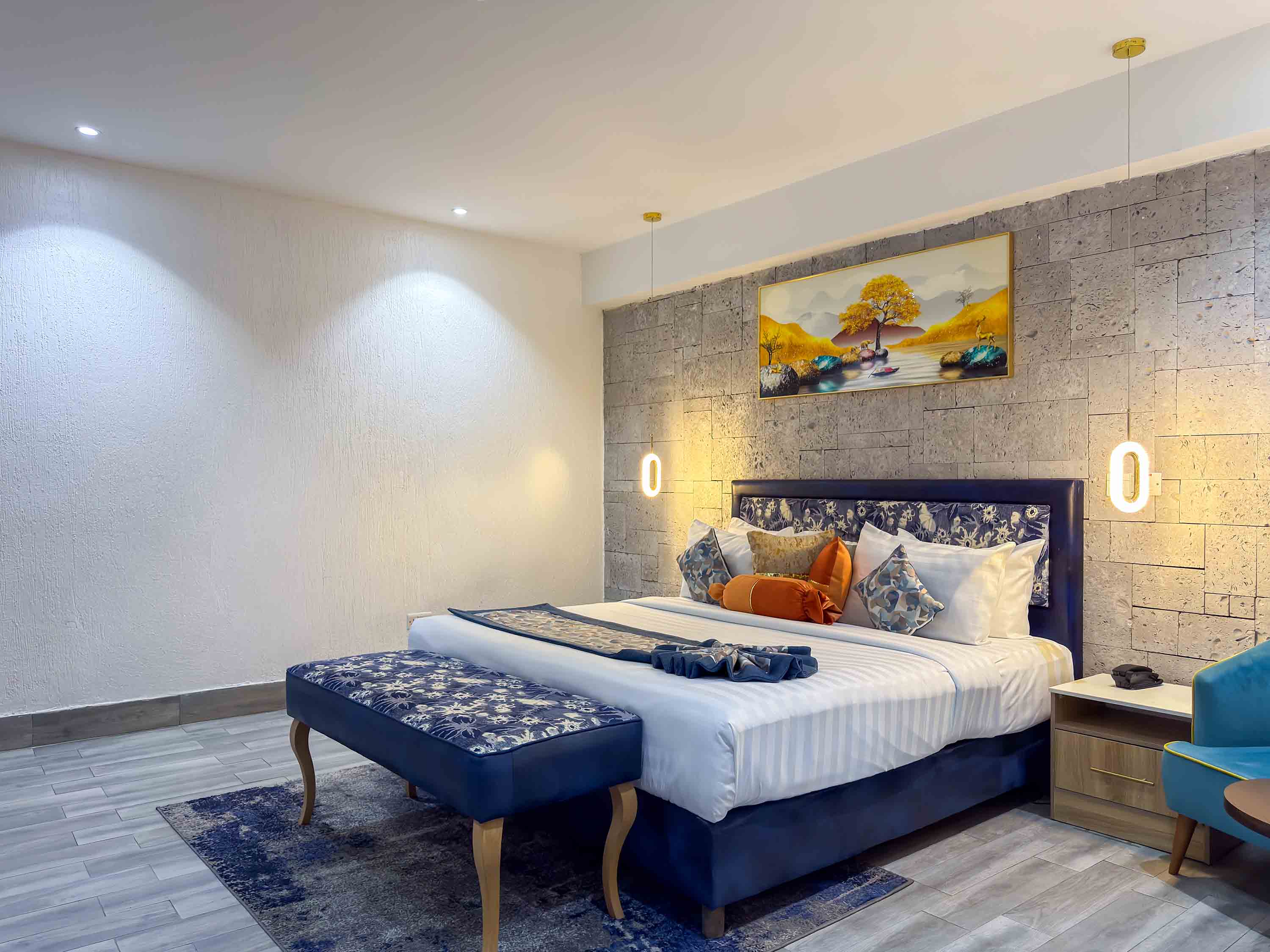 EXECUTIVE SUITE